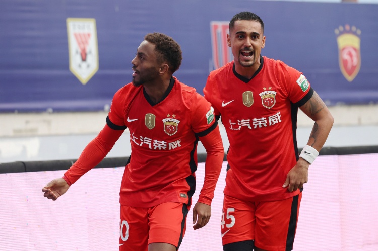 追梦：同意KG联盟像娱乐秀的说法 现在NBA娱乐化程度不够缺乏卖点